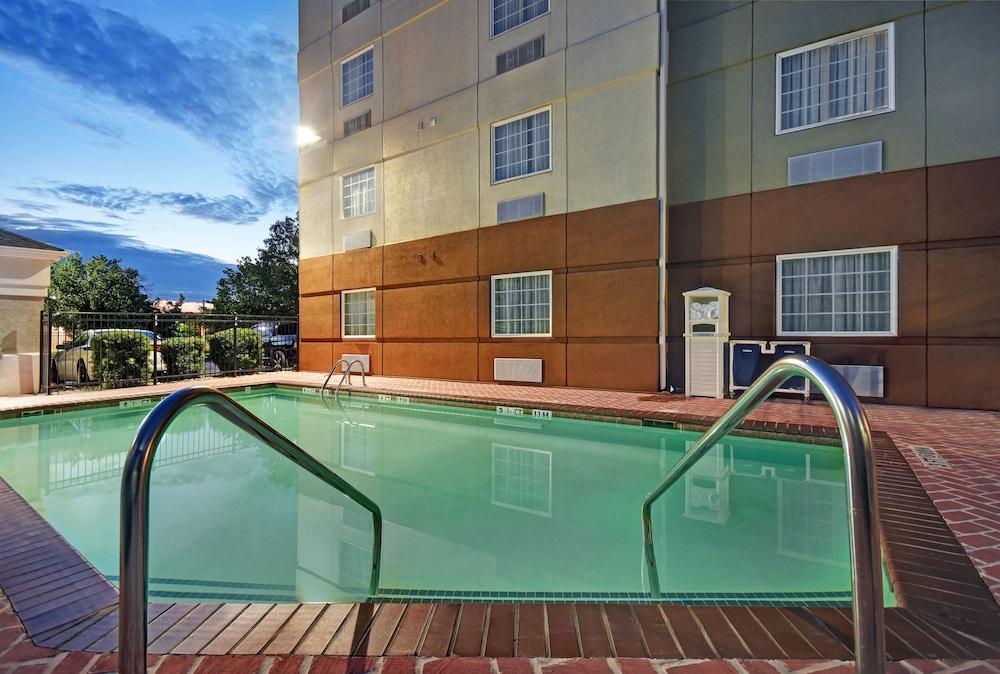 Hotel Candlewood Columbia-fort Jackson By Ihg 3*