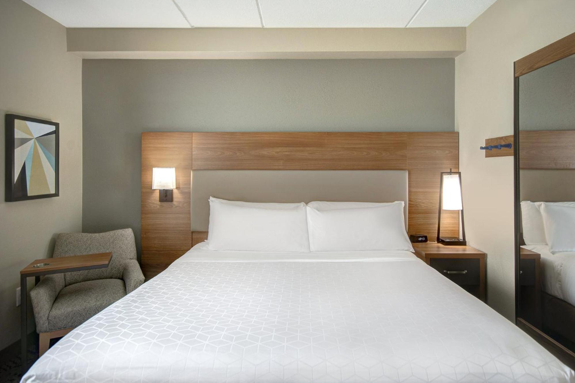 Candlewood Columbia-fort Jackson By Ihg Hotel