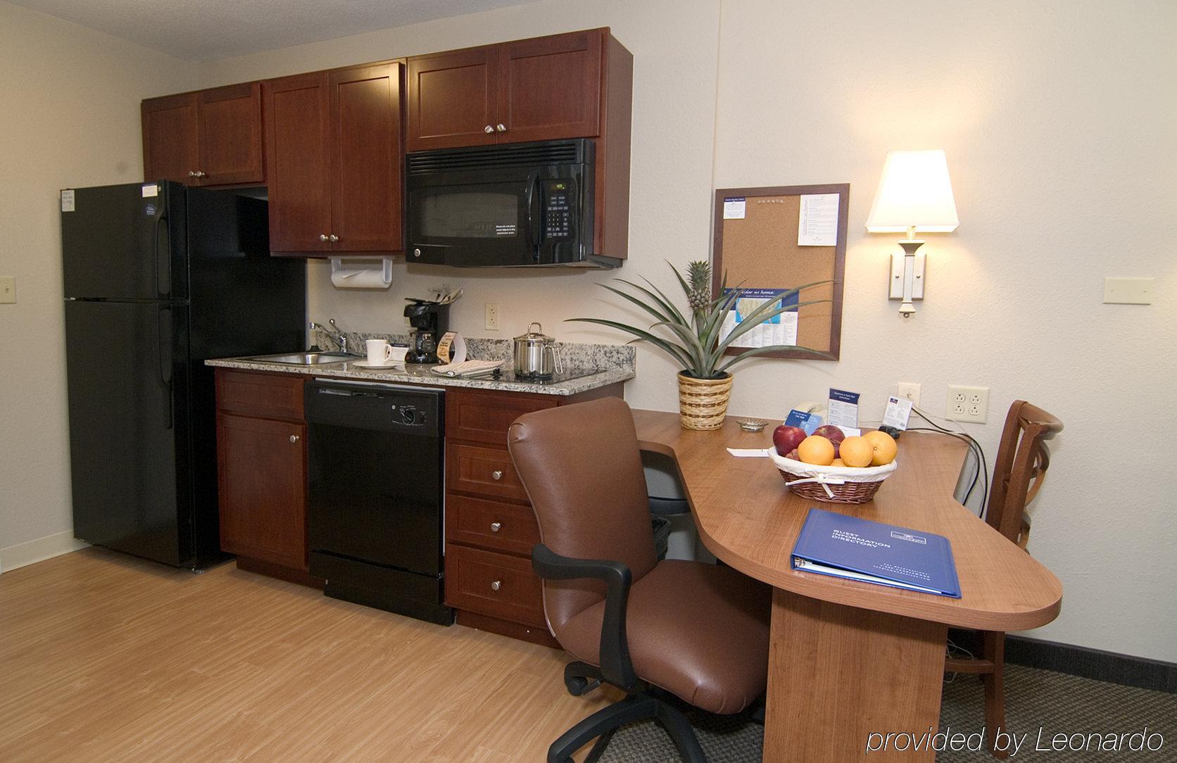 Candlewood Columbia-fort Jackson By Ihg 3*